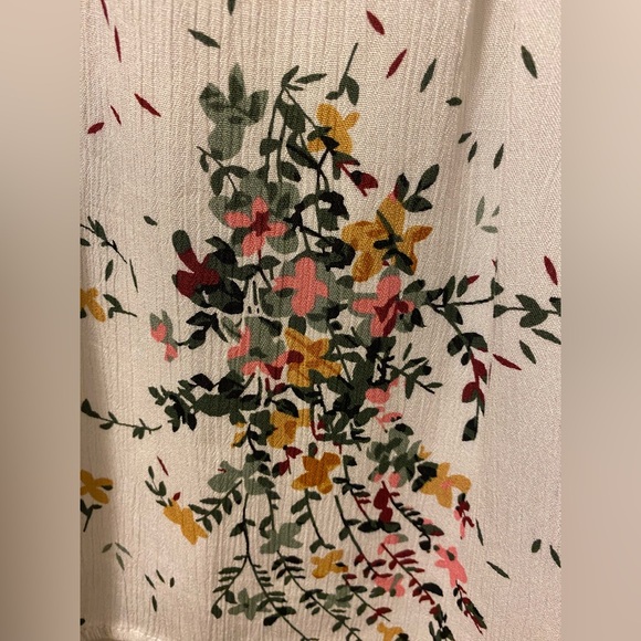 White Floral Sleeveless Top (multicolor) - Picture 3 of 13